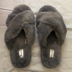 Girls size 4/5 slippers.